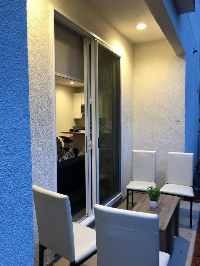 Entire Modern 2-bedroom W Free Laundry, Fast Wi-fi, Baby Crib, 10-min To Downtown & Beach, Available Now! San Diego
